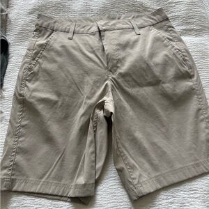 Eddie Bauer men’s size 32 beige shorts
